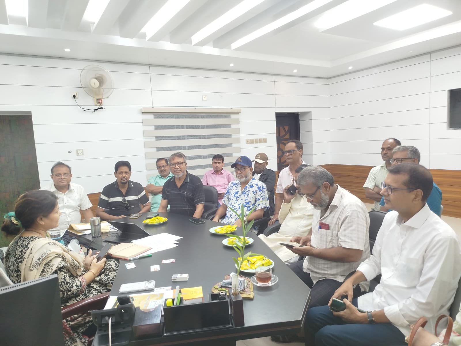 টাঙ্গাইলে সচেতন নাগরিক ফোরাম ও সওজ নির্বাহী প্রকৌশলীর মতবিনিময়
