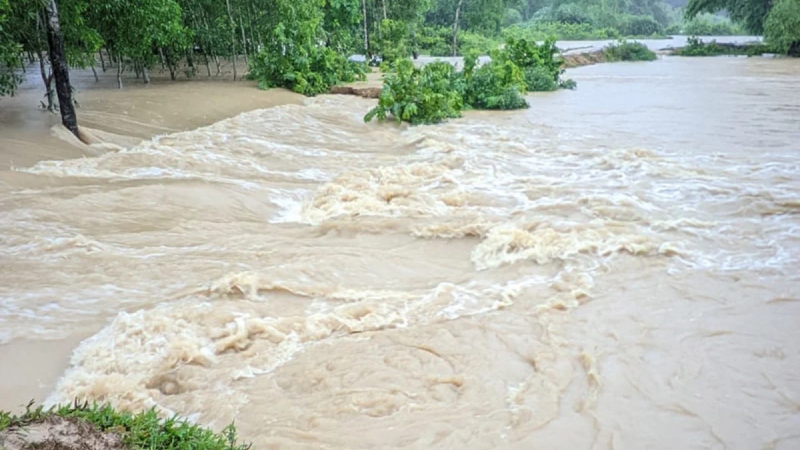 Heavy Rains, Upstream Runoff Push Five Major Rivers
